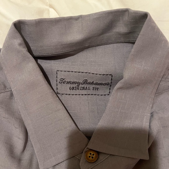 Tommy Bahama Mens grey button down shirt. Ride the tide. - Picture 4 of 5